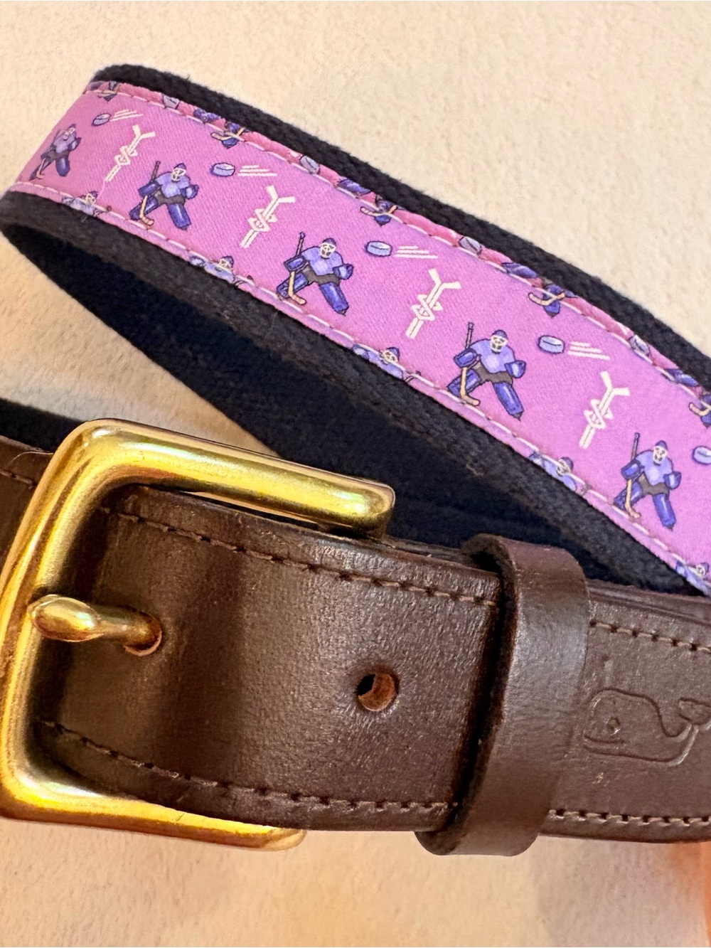 Vineyard Vines Hockey Fights Cancer Belt Sz 36